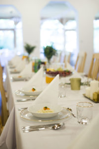 Nakrycie stołu weselnego